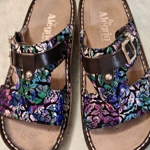 Alegria Women's Floral Sandals - Black and Blue